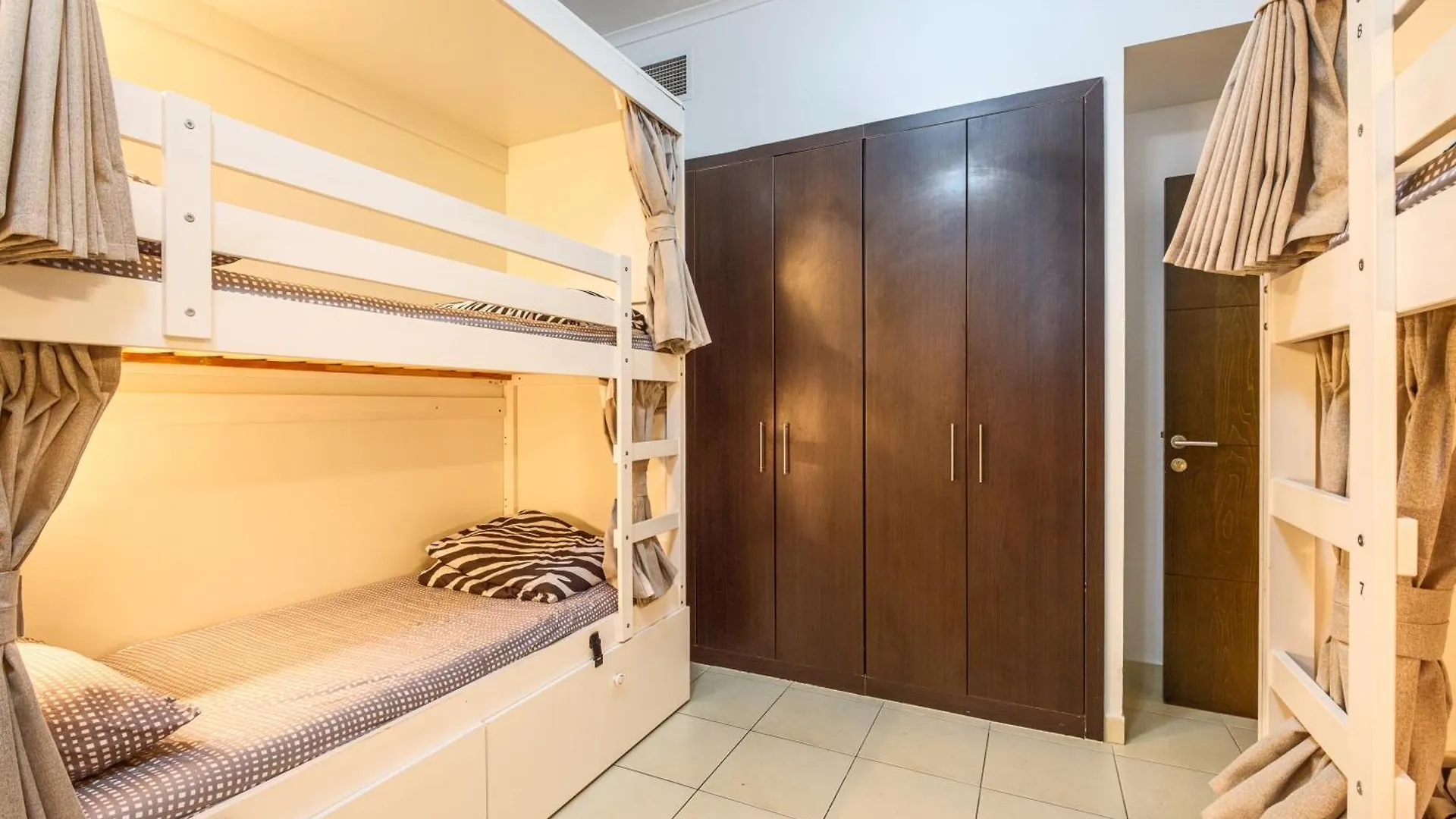Hostal Torch 77 - By Saffron House Albergue Dubái Emiratos Árabes Unidos